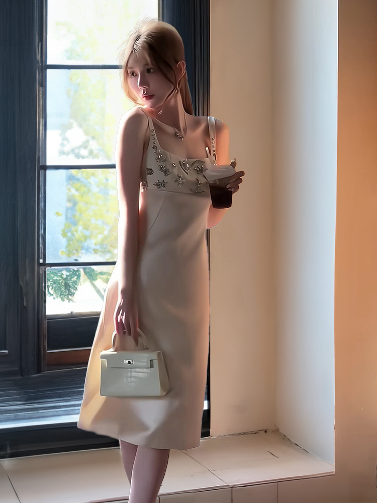 Elegant Heavy Work Satin Eveni - Women'S Elegant Formal Wear ulasan dan harga