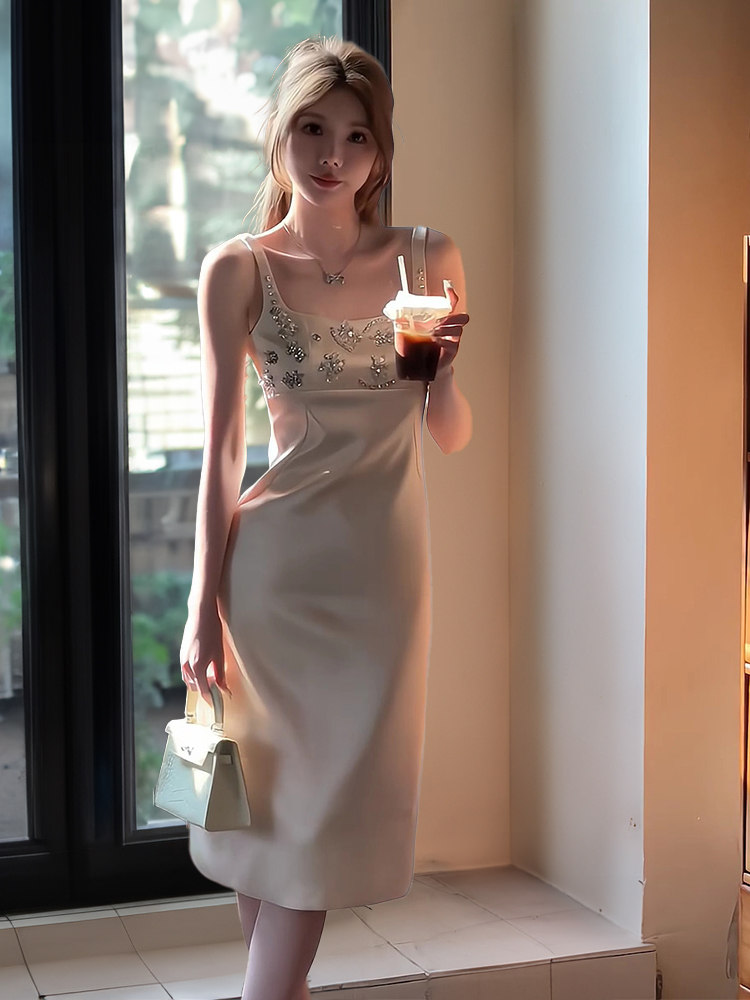 Elegant Heavy Work Satin Eveni - Women'S Elegant Formal Wear ulasan dan harga