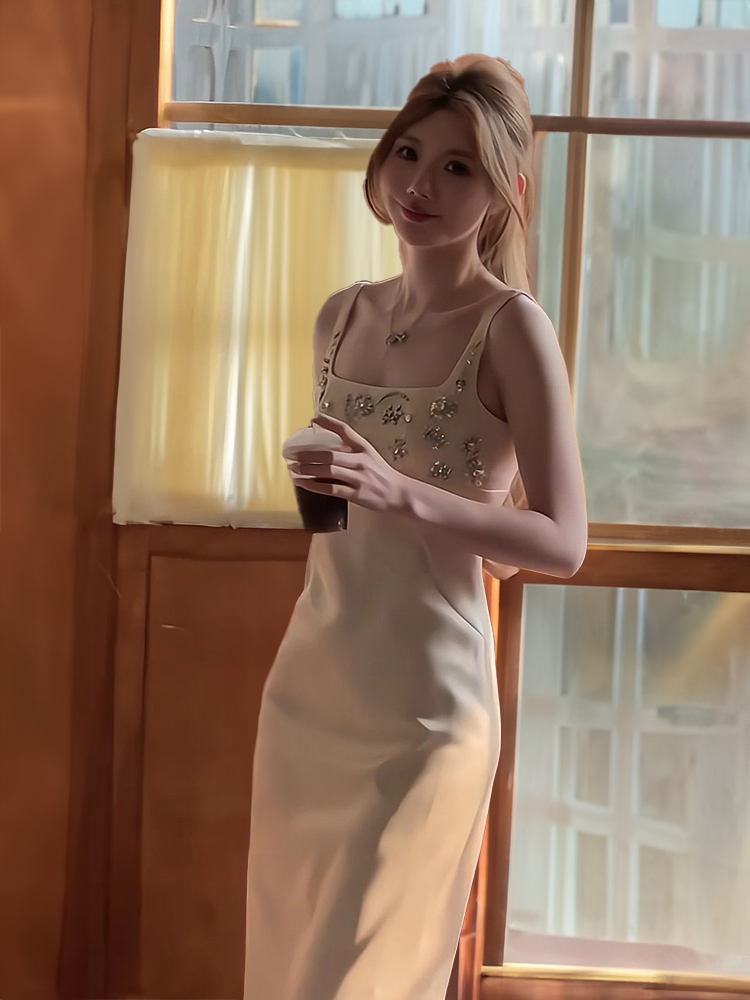 Elegant Heavy Work Satin Eveni - Women'S Elegant Formal Wear ulasan dan harga
