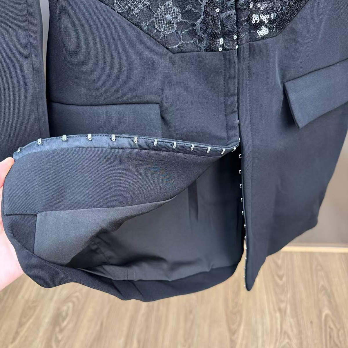 KT Elegant Lace Sequin Blazer  - Women'S Elegant Formal Wear ulasan dan harga